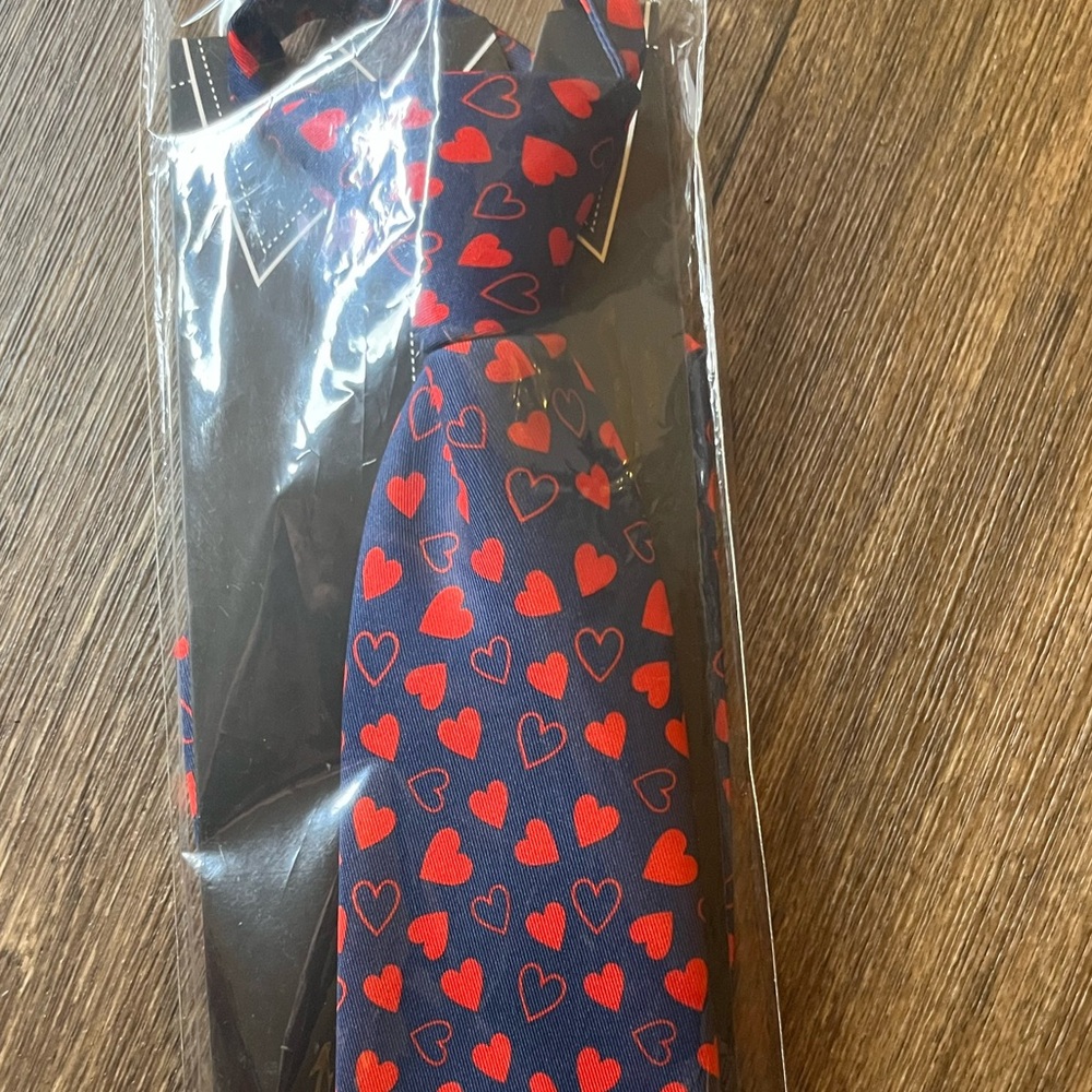 Jacob Alexander Red Heart Pattern Tie - Picture 4 of 5